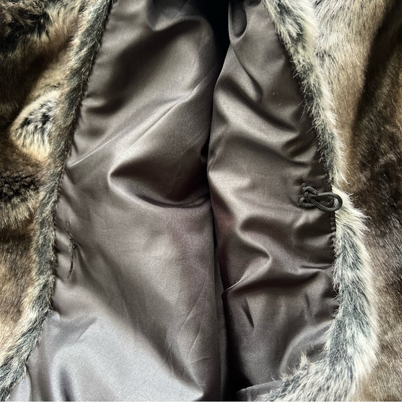 Woodland Faux Fur Vest Cashmere Lined XL Black Brown - Picture 8 of 9